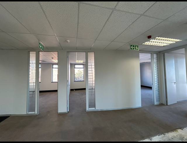 898M² OFFICE TO LET IN SANDTON CENTRAL